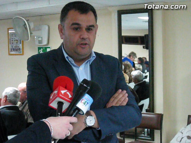 Los vecinos de la zona centro, la Crcel y la zona de la Cermica participan en una asamblea - 3