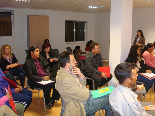 Arranca un curso sobre emprendimiento e iniciativas de economía social de la mano de la Universidad de Sevilla, Foto 1