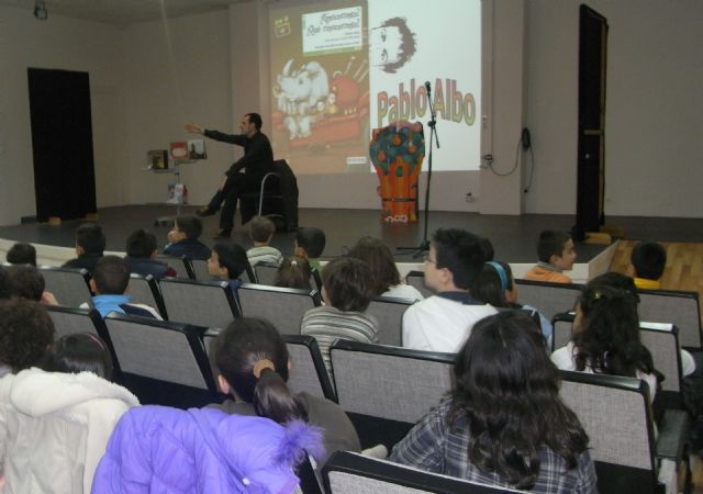 El escritor Pablo Albo explica como crear historias a más 500 escolares de San Pedro del Pinatar - 1, Foto 1