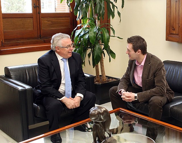 El rector de la UMU se entrevista con el candidato socialista de Cehegín - 1, Foto 1
