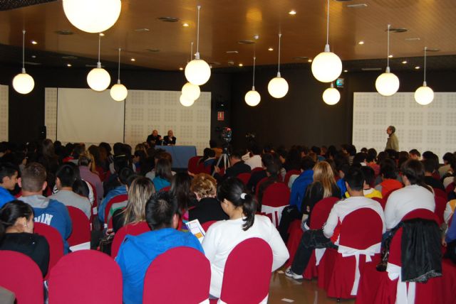 El concejal de Participación Ciudadana asiste a la presentación de la última publicación de Antonio García Trevijano, Foto 3