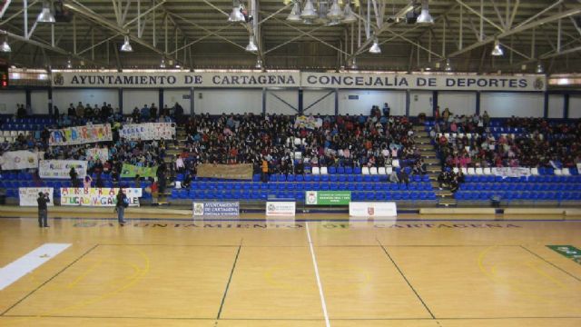 1.000 escolares apoyan al Reale F.S. Cartagena en el MacroADE - 1, Foto 1