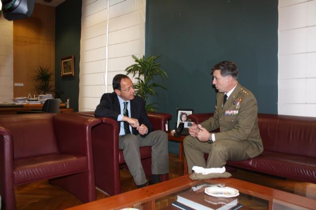 El Alcalde recibe al Coronel Patricio Togores - 1, Foto 1