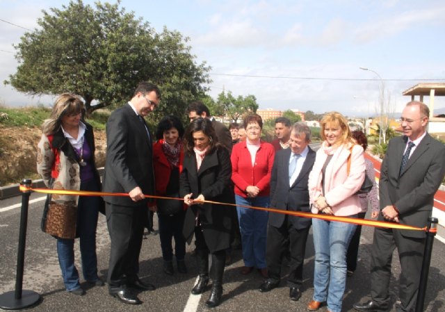 Finalizan las obras de mejora de la seguridad vial y un nuevo carril bici en la travesía de Fuente Álamo - 1, Foto 1