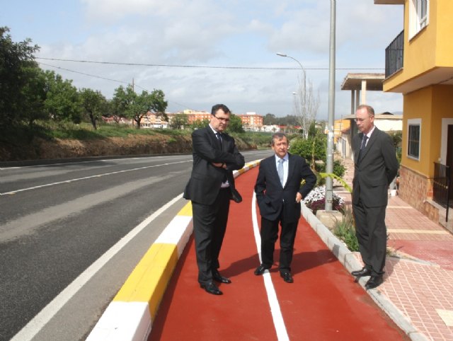 Finalizan las obras de mejora de la seguridad vial y un nuevo carril bici en la travesía de Fuente Álamo - 2, Foto 2