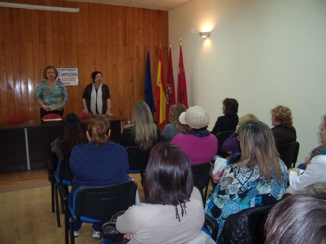 Más de 80 mujeres se forman en nuevas teconologías para facilitar su acceso al mundo laboral - 1, Foto 1
