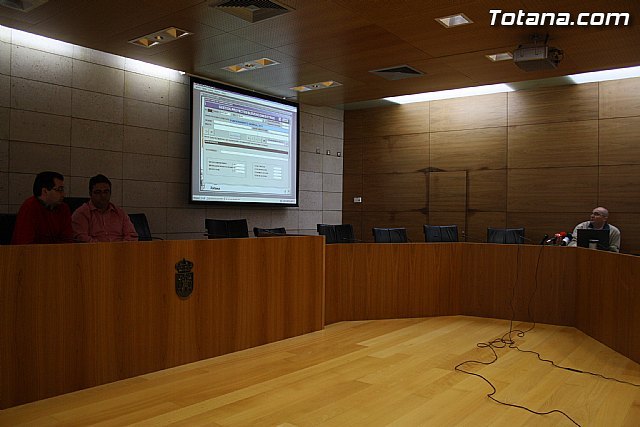 El ayuntamiento elabora un programa informático novedoso para la gestión de las asociaciones, Foto 4