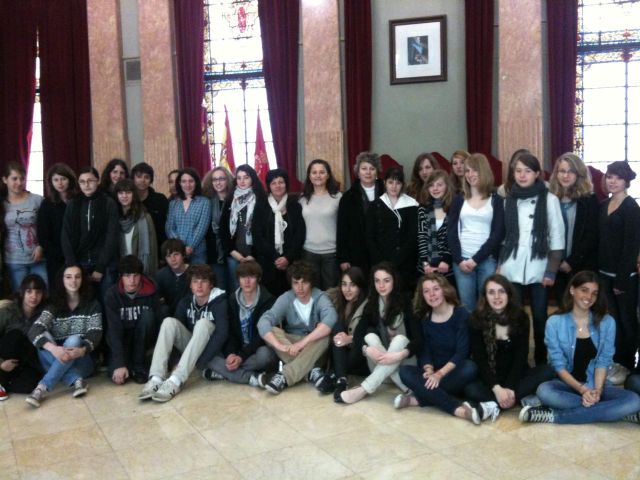 María Dolores Sánchez da la bienvenida a los alumnos que participan en el intercambio - 1, Foto 1