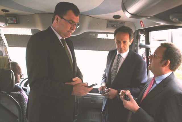 La Entidad Pública del Transporte y Vodafone España impulsan la primera experiencia de pago por móvil en transporte público - 1, Foto 1