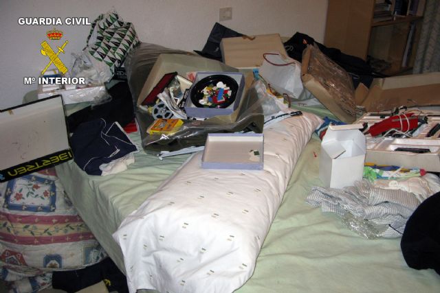 La Guardia Civil detiene a tres personas por el robo en una vivienda con sus moradores en San Javier - 1, Foto 1