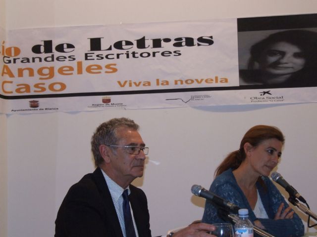 La novela vive en Blanca - 1, Foto 1