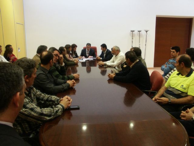 Ayuntamiento y sindicatos firman la paz social hasta 2015 - 1, Foto 1
