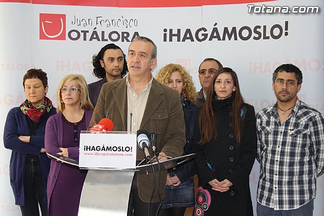 Otálora firma ante notario su compromiso electoral de no cobrar si resulta elegido alcalde - 1, Foto 1