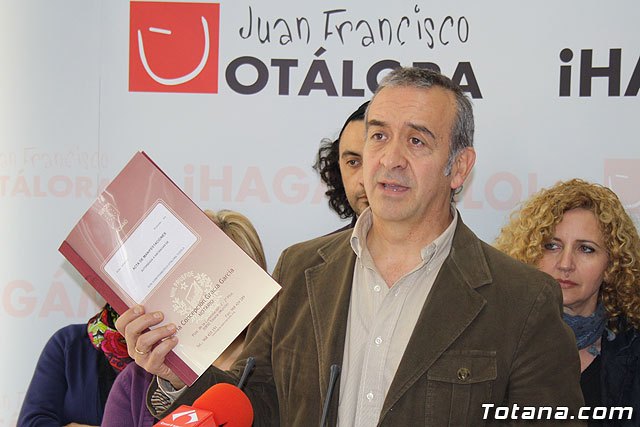 Otálora firma ante notario su compromiso electoral de no cobrar si resulta elegido alcalde - 2, Foto 2