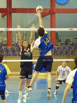 Postres Reina Caravaca jugará la final junior tras vencer 3-2 a Cáceres - 1, Foto 1