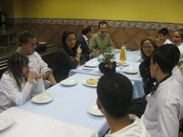 El Ayuntamiento pone en marcha una segunda aula ocupacional para luchar contra el absentismo escolar - 3, Foto 3