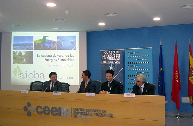 Medio centenar de emprendedores de la Región estudian las oportunidades de negocio que ofrecen las empresas de servicios energéticos - 1, Foto 1