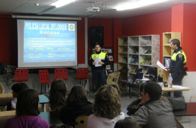 Los escolares del IES Romano García de Lorquí se informan sobre seguridad escolar - 1, Foto 1