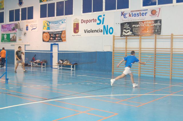 Los jóvenes torreños disfrutan el deporte nocturno a golpe de raqueta - 4, Foto 4