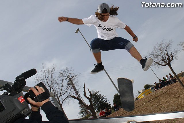 Skateboard enthusiasts have a new area in the urbanization Skatepark Ramblica, Foto 1