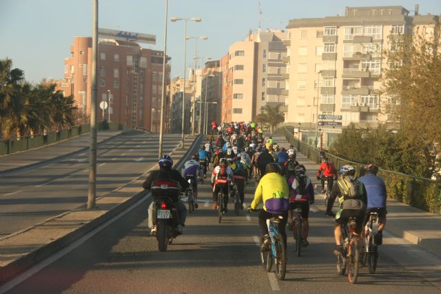 80 ciclistas tomaron parte el pasado domingo en la 2ª ruta del programa Bicicleta y Naturaleza 2011 - 1, Foto 1