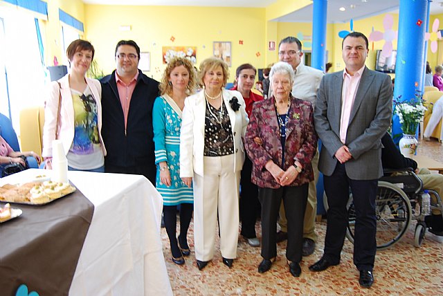 Los usuarios y familiares de la residencia La Purísima participan en una jornada de puertas - 3, Foto 3