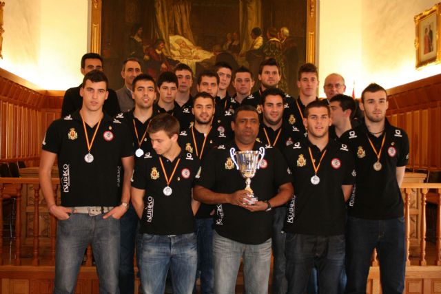 Recepción en el ayuntamiento y ofrenda a la patrona de los junior del Postres Reina Caravaca - 1, Foto 1