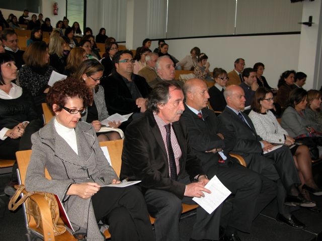 El ayuntamiento de Totana participa en los actos conmemorativos del XX aniversario de la facultad de Trabajo Social de la UMU, Foto 2