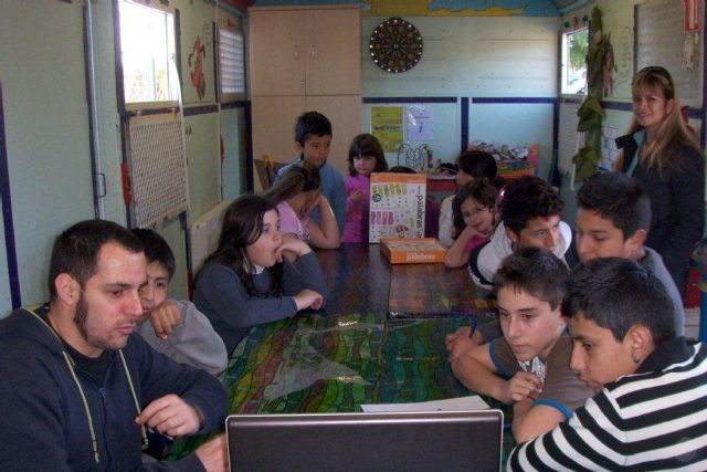Los niños de la eduteca Alvagón, situada en el barrio Olímpico-Las Peras, realizan talleres abiertos al barrio - 1, Foto 1