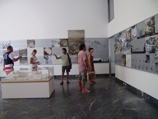El Museo del Teatro Romano muestra a los visitantes cómo se descubrió el yacimiento - 1, Foto 1