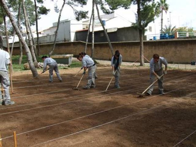 La Escuela Taller El Apeadero crea un huerto ecológico - 1, Foto 1