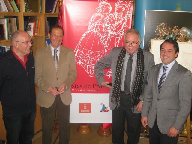 Los huertanos siluetados de Mariano Ballester anuncian las Fiestas de Primavera 2011 - 1, Foto 1