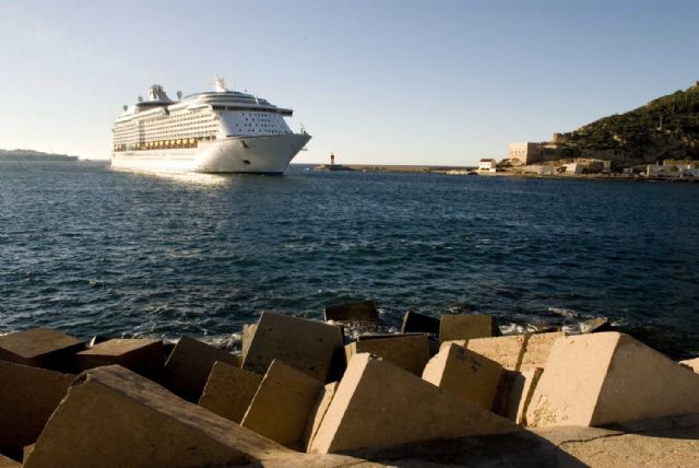 Prinsendam y Costa Marina, con 1.500 turistas, abren el lunes la temporada alta de cruceros - 1, Foto 1