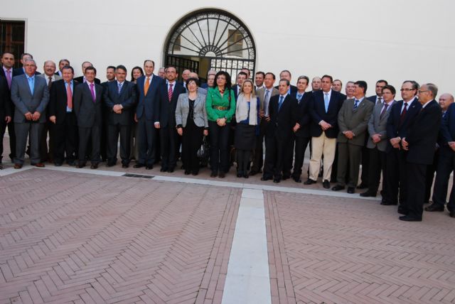 El ayuntamiento de Totana se une a la iniciativa de la comisión europea para reducir el consumo de energías renovables, Foto 1