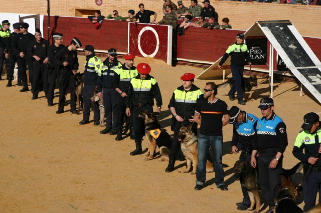 La Unidad Canina de la Policía Local de Totana (K-9) participa en las III jornadas policiales y militares de guías caninos, Foto 2