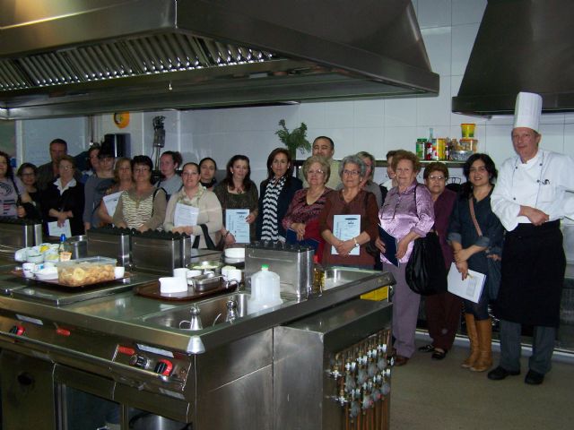 El Ayuntamiento de Águilas y ADIA ponen en marcha el X Curso de Cocina Dietética - 1, Foto 1