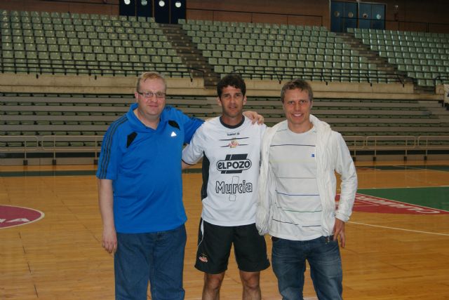 El seleccionador finlandés, Jouni Pihlaja, visita a ElPozo Murcia FS - 1, Foto 1