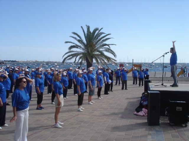 Ciento cincuenta mayores se sumaron a una jornada deportiva del IMAS en Santiago de la Ribera - 1, Foto 1