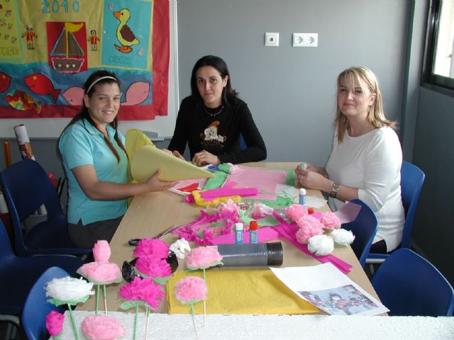 Los pequeños de La Aljorra preparan su procesión infantil con un trono incluido - 1, Foto 1