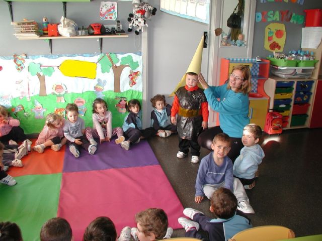 Los pequeños de La Aljorra preparan su procesión infantil con un trono incluido - 5, Foto 5