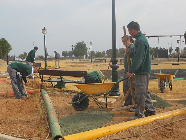La Escuela Taller transforma la imagen del parque Concejal José Antonio Pérez Henarejos - 1, Foto 1