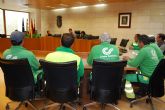 Los trabajadores del servicio de jardinera conocen de primera mano el nuevo proceso de contratacin del servicio municipal que se va a llevar a cabo