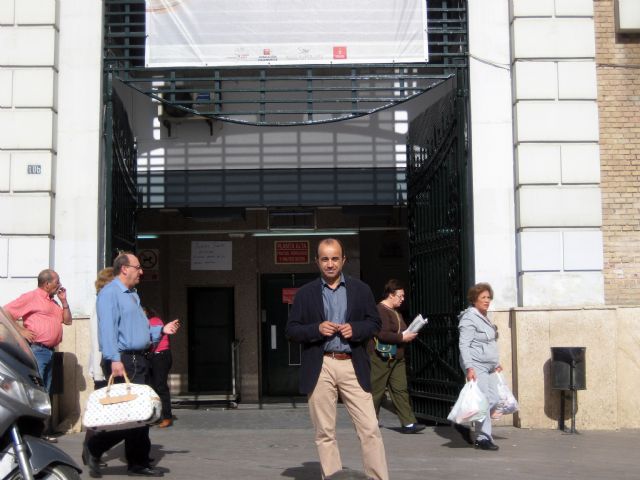 Pedro López propone incorporar las plazas de abastos a la oferta cultural del municipio con la ayuda de los comerciantes - 1, Foto 1