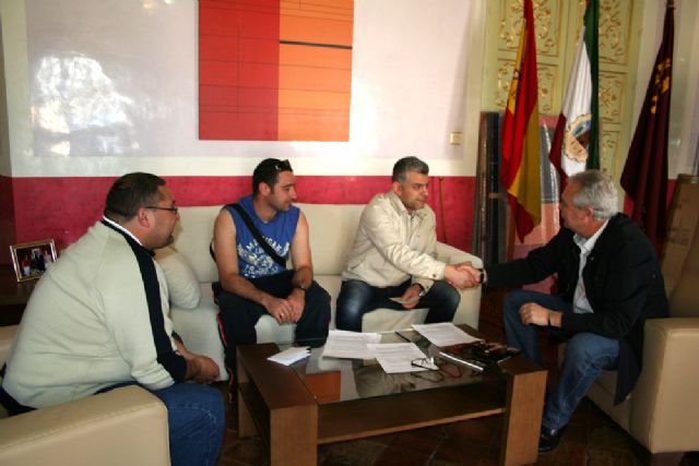 El Ayuntamiento entrega 22.100 euros a la Semana Santa y a la Concentración de Cornetas y Tambores - 2, Foto 2