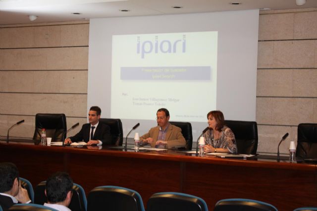 El Alcalde asiste a la presentación de un nuevo buscador para la Red - 1, Foto 1