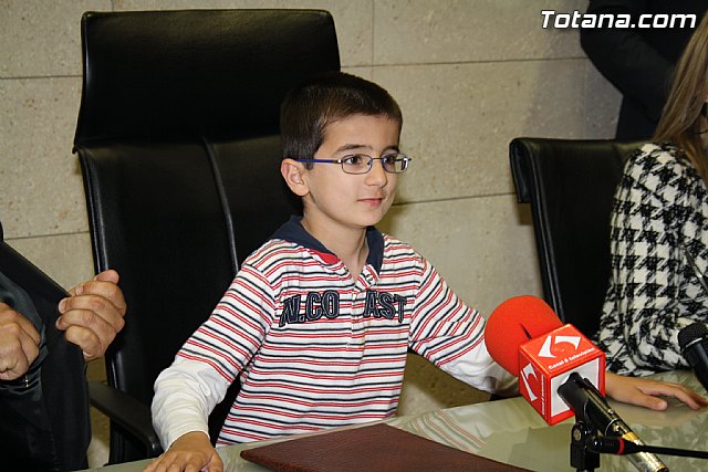 El ayuntamiento y el Cabildo de Procesiones firman el convenio de colaboracin - 2