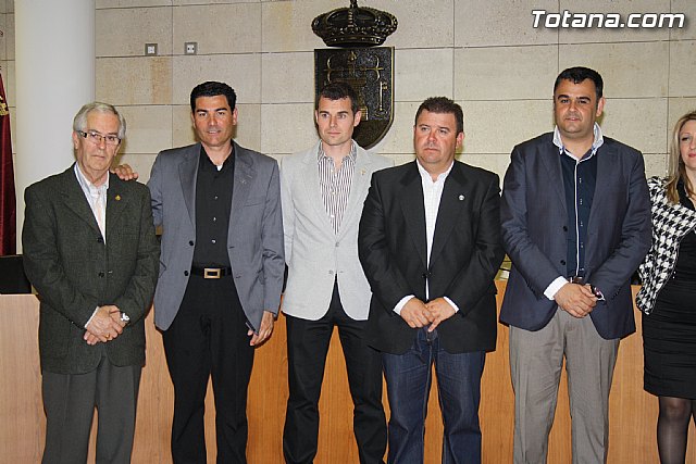 El ayuntamiento y el Cabildo de Procesiones firman el convenio de colaboracin - 14