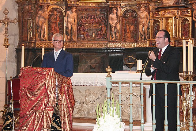 En la imagen, el presidente de la Comunidad, Ramón Luis Valcárcel, junto al cantaor Curro Piñana, Foto 1