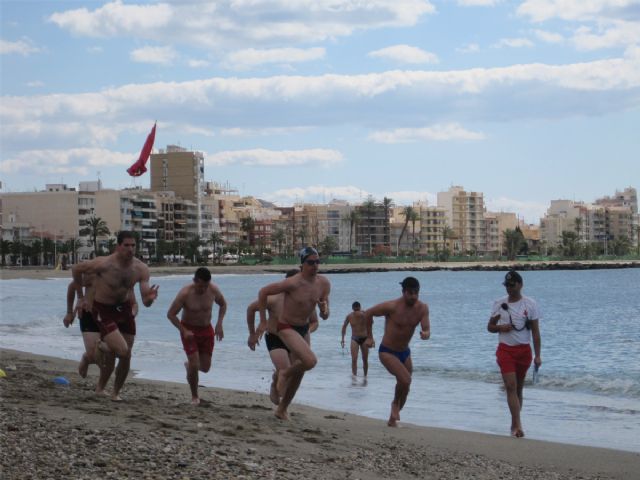 Cruz roja de Águilas pone en marcha una nueva edición del curso de socorrismo acuático - 1, Foto 1
