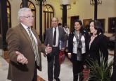 La embajadora de Bolivia visita la Universidad de Murcia para estudiar futuras colaboraciones con instituciones bolivianas